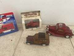 Miscellaneous toys including two mail trucks, couple motorbikes etc.