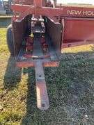 New Holland 310 Hayliner Baler