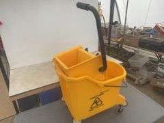 Like new commercial mop pail