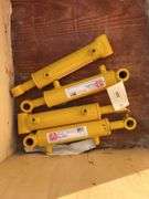 UNUSED 4 hydraulic cylinders