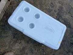 Coleman Extreme cooler & pair of halogen lamps