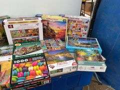 Large quantity of puzzles