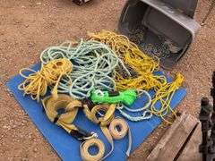 Qty of rope and several light chains with no hooks comes in the tote