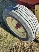 New Holland 310 Hayliner Baler