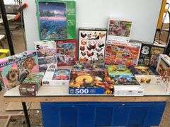 Large quantity of puzzles
