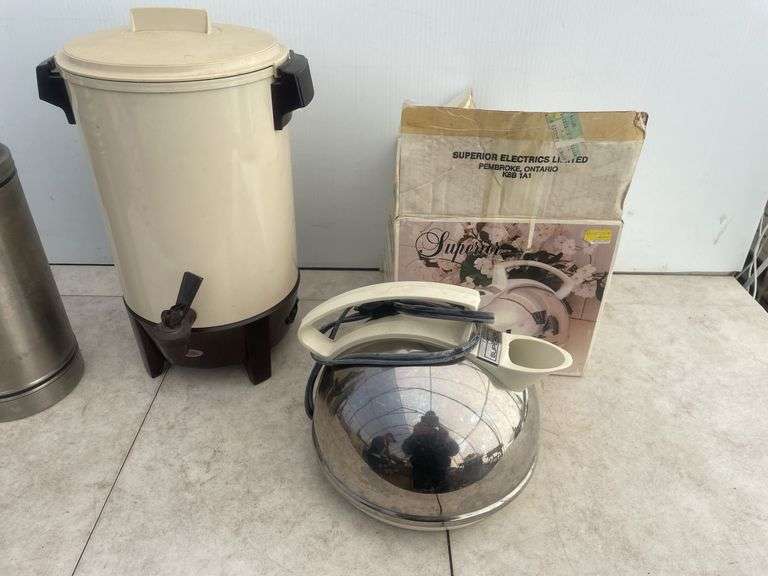 Electric kettle, 30 cup coffee maker - works, couple of thermoses