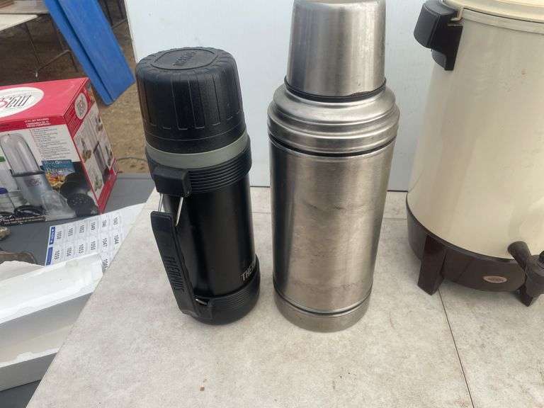 Electric kettle, 30 cup coffee maker - works, couple of thermoses