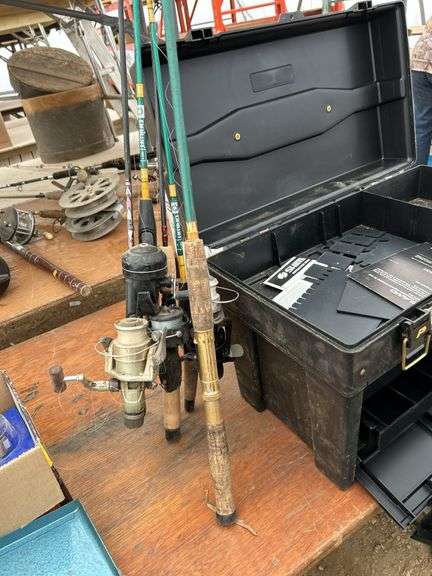 Plano tacklebox, small tackle box, fishing rods