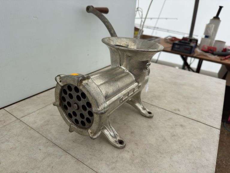 Meat grinder #32 w fine & coarse blades