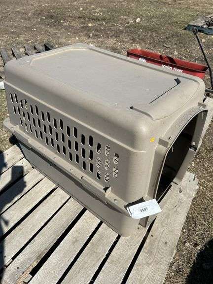 Dog kennel 24”x26”x32”