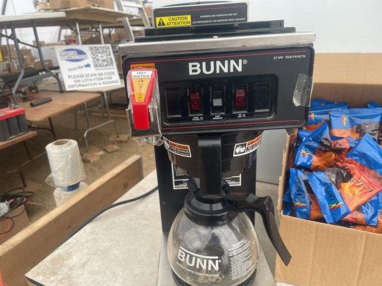 Bunn coffee maker comes with some decaf and regular coffee