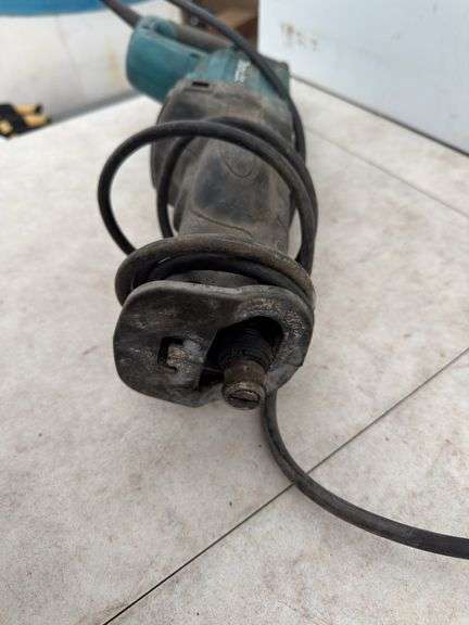 Makita 120V reciprocating saw - missing foot, Dewalt reciprocating saw - works