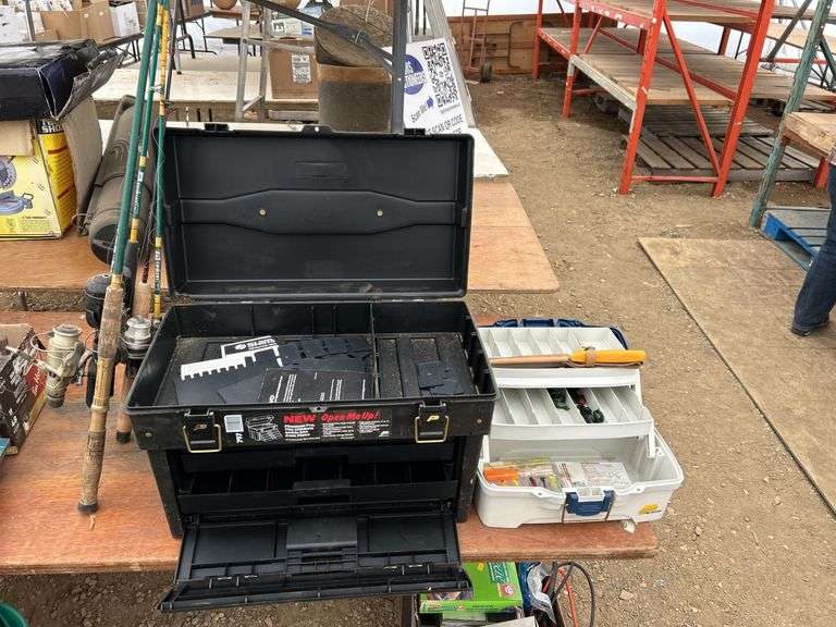 Plano tacklebox, small tackle box, fishing rods