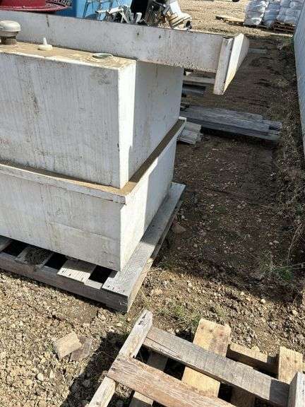 Work bench/oil reservoir - 36"x36"x72"  with hose reel and metering gun- condition unknown