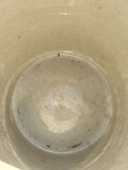 4 gal Medalata crock - no visible cracks but please come and inspect yourself