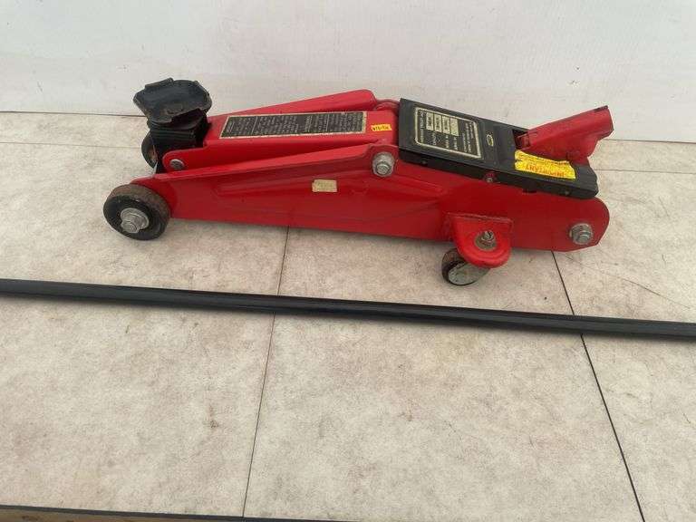 Working 3000 pound trolley jack