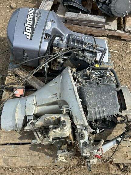 2 outboard motors - FOR PARTS