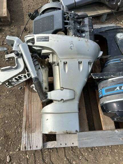 Honda 35hp outboard and Mercury 20hp outboard - FOR PARTS