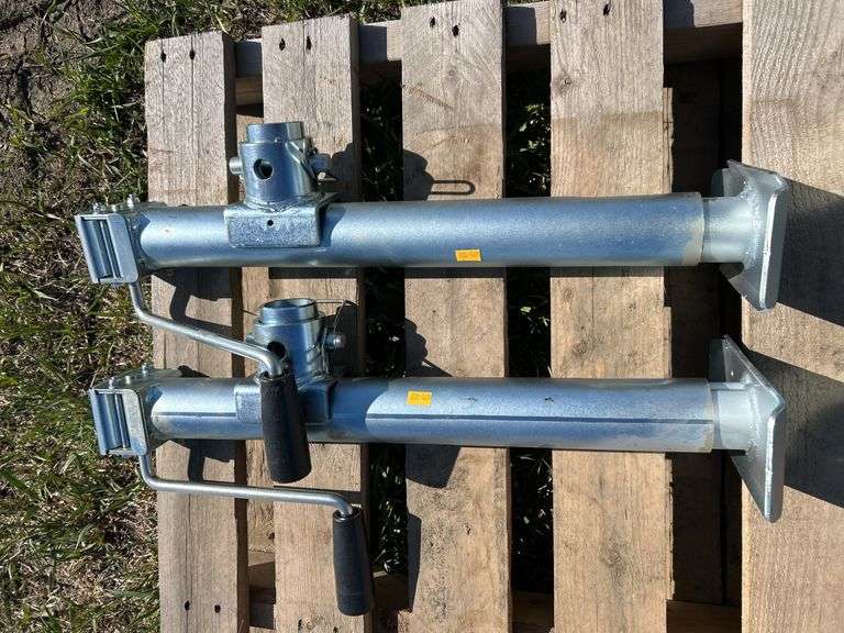 2 unused implement jacks