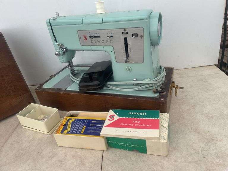 Owner says Working singer portable sewing machine