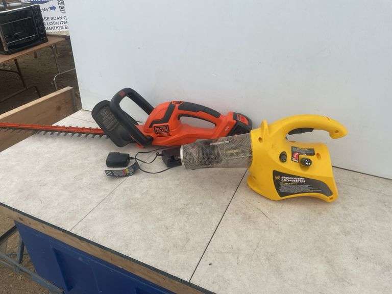 Working 40 V Black & Decker cordless hedge trimmer comes with charger and battery, propane fogger co