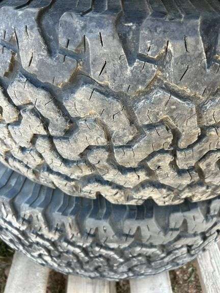 1 tire - 35x12.50R18LT  2 tires - LT285/65R18