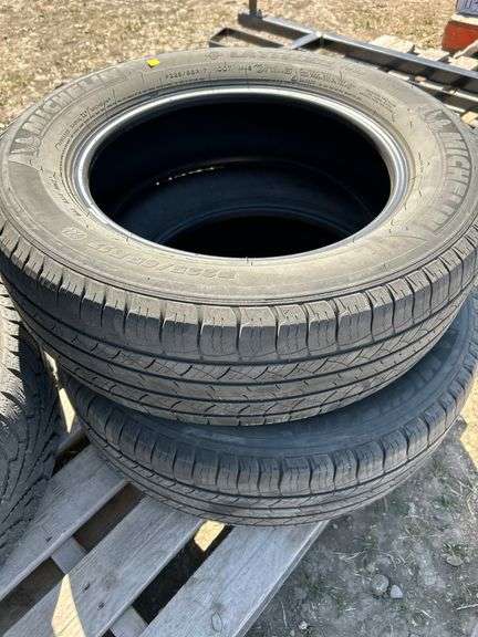 2 tires P225/65R17