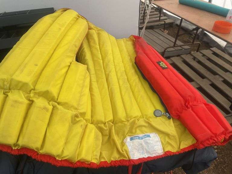 Sleeping bag, golf bag cart, small tacklebox, life jacket chest size 36"x42"