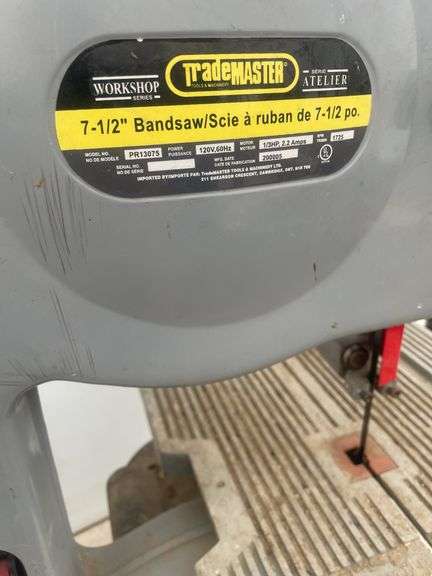 7 1/2" Trademaster bandsaw -  runs but condition unknown