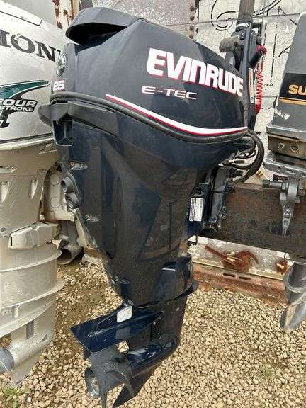 2012 Evinrude E-tec  25HP