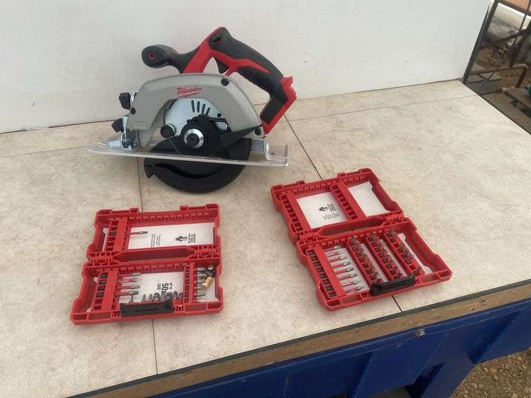 6 1/2" Milwaukee cordless saw unused, comes with some Milwaukee impact screwdriver bits