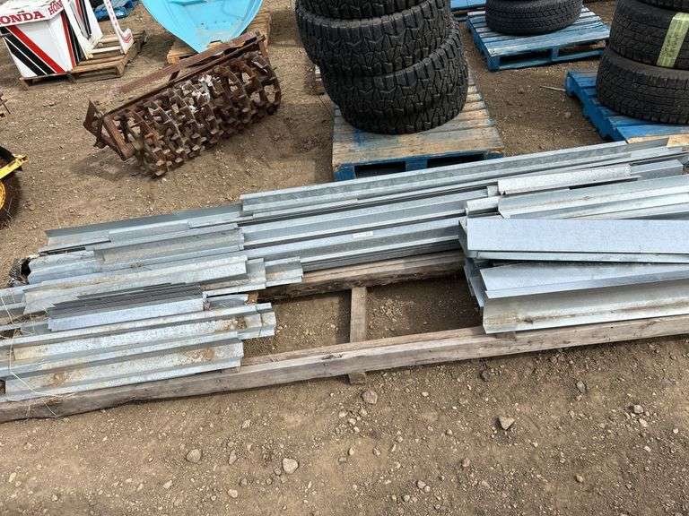 Pallet of misc building strapping - various lengths