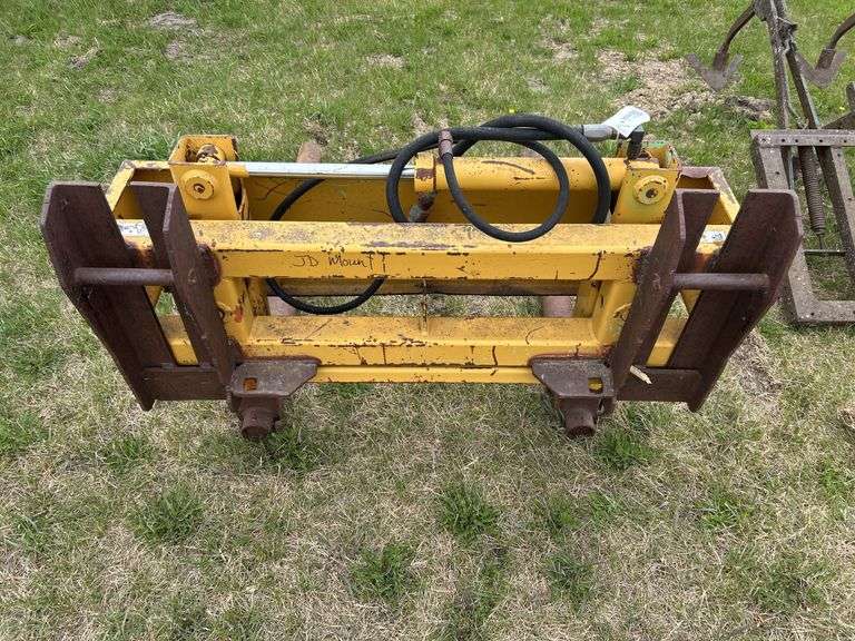 VERMEER Hyd Adjustable bale spear