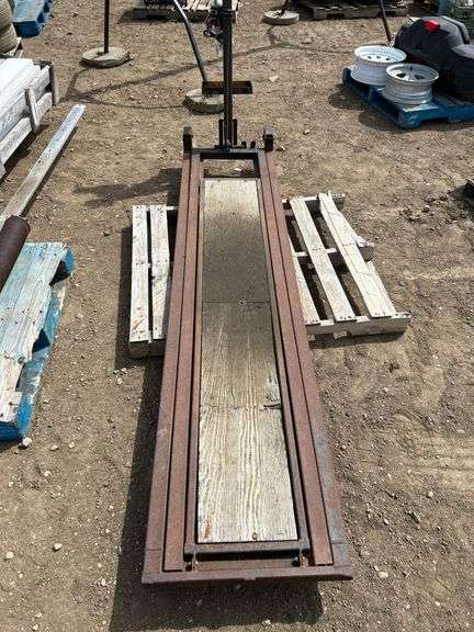 Motorcycle lift (also used for recreational vehicles including snowmobiles)
