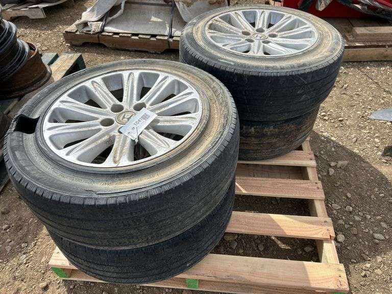 4 Honda tires and run flat rims - 235-710R460A -  rims size 225x460A50