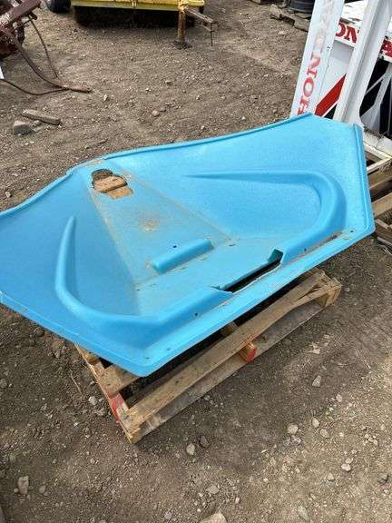 Front rock guard for trailer