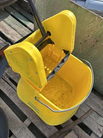 Lumberjack 18" frying pan, mop pail and water pump