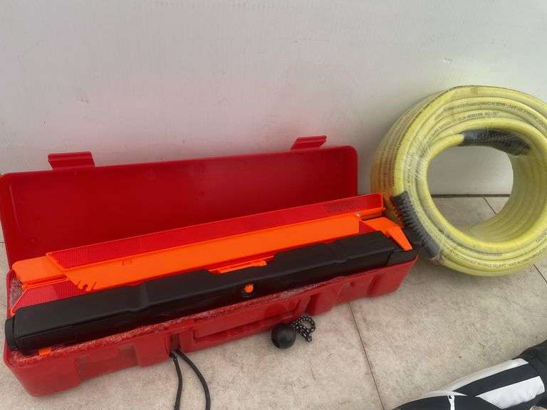 Set a road flares, air hose unused, umbrella