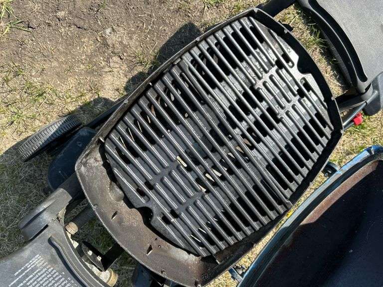 Weber propane bbq w/ stand
