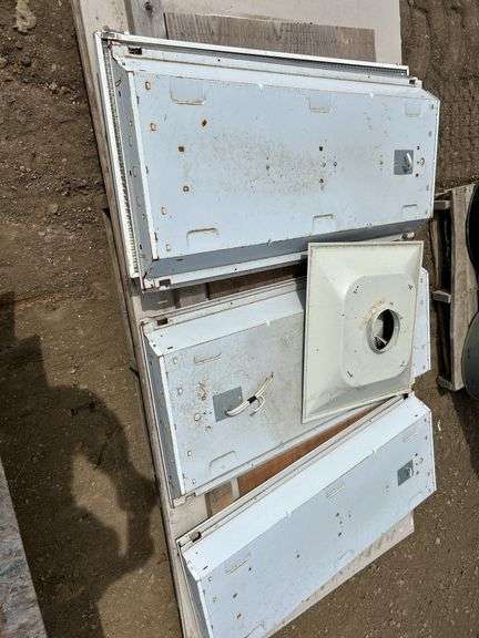 Pallet of light fixtures