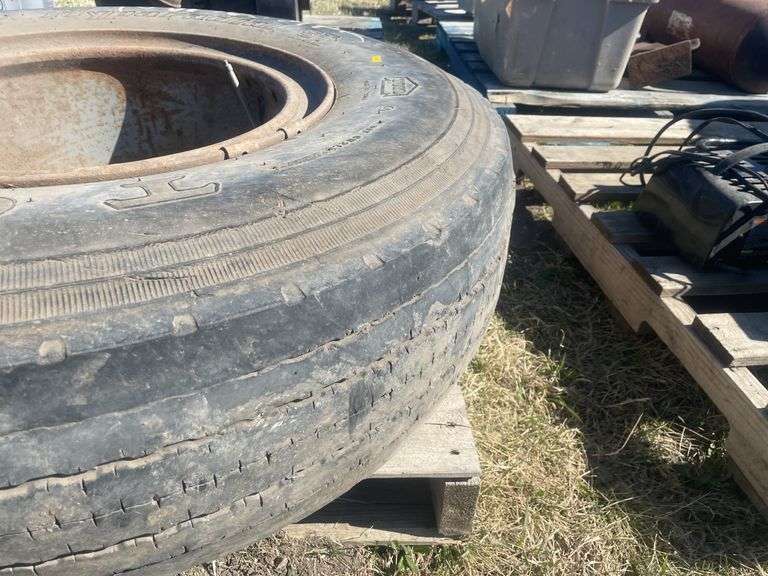 Tire/Rim 11.00R20