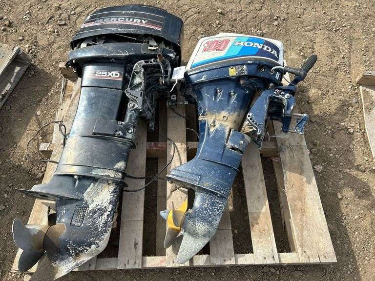 Mercury 25hp outboard and Honda outboard - FOR PARTS