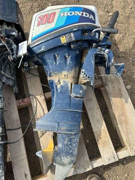 Mercury 25hp outboard and Honda outboard - FOR PARTS