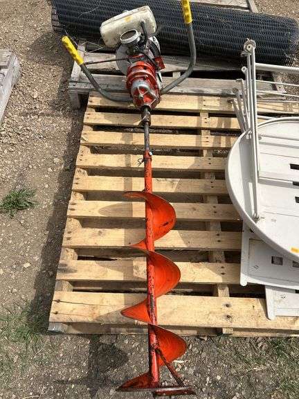 Eskimo gas driven post hole auger