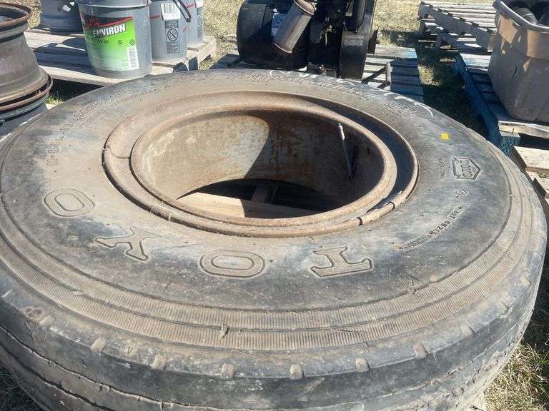 Tire/Rim 11.00R20