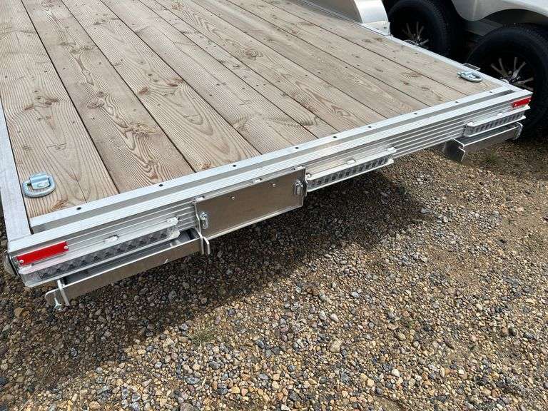 2024 Stronghaul 16' car hauler