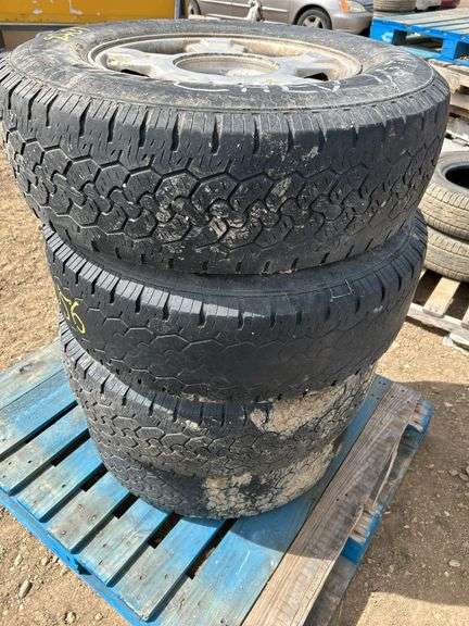 4 tires/rims for Chevy 1/2 ton - LT245/75R17