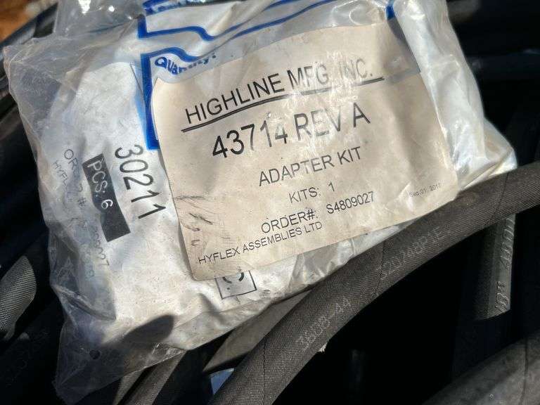 Large quantity of hydraulic hoses