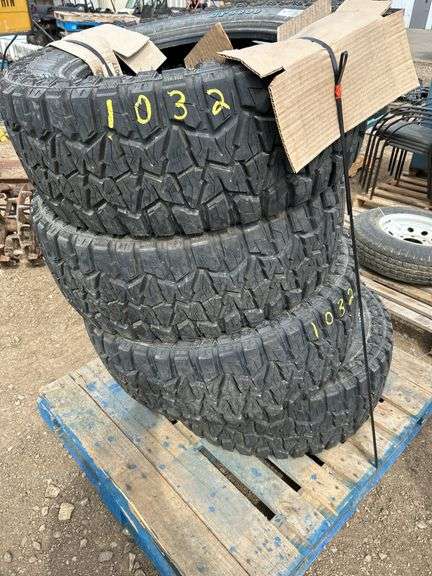 4 Comforser tires - 35x12.50R20LT
