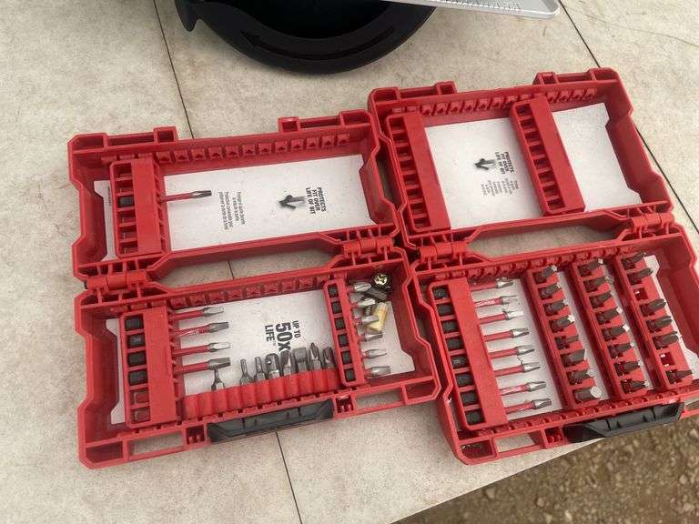 6 1/2" Milwaukee cordless saw unused, comes with some Milwaukee impact screwdriver bits